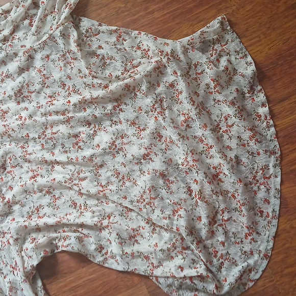 Floral blouse - Picture 8 of 8